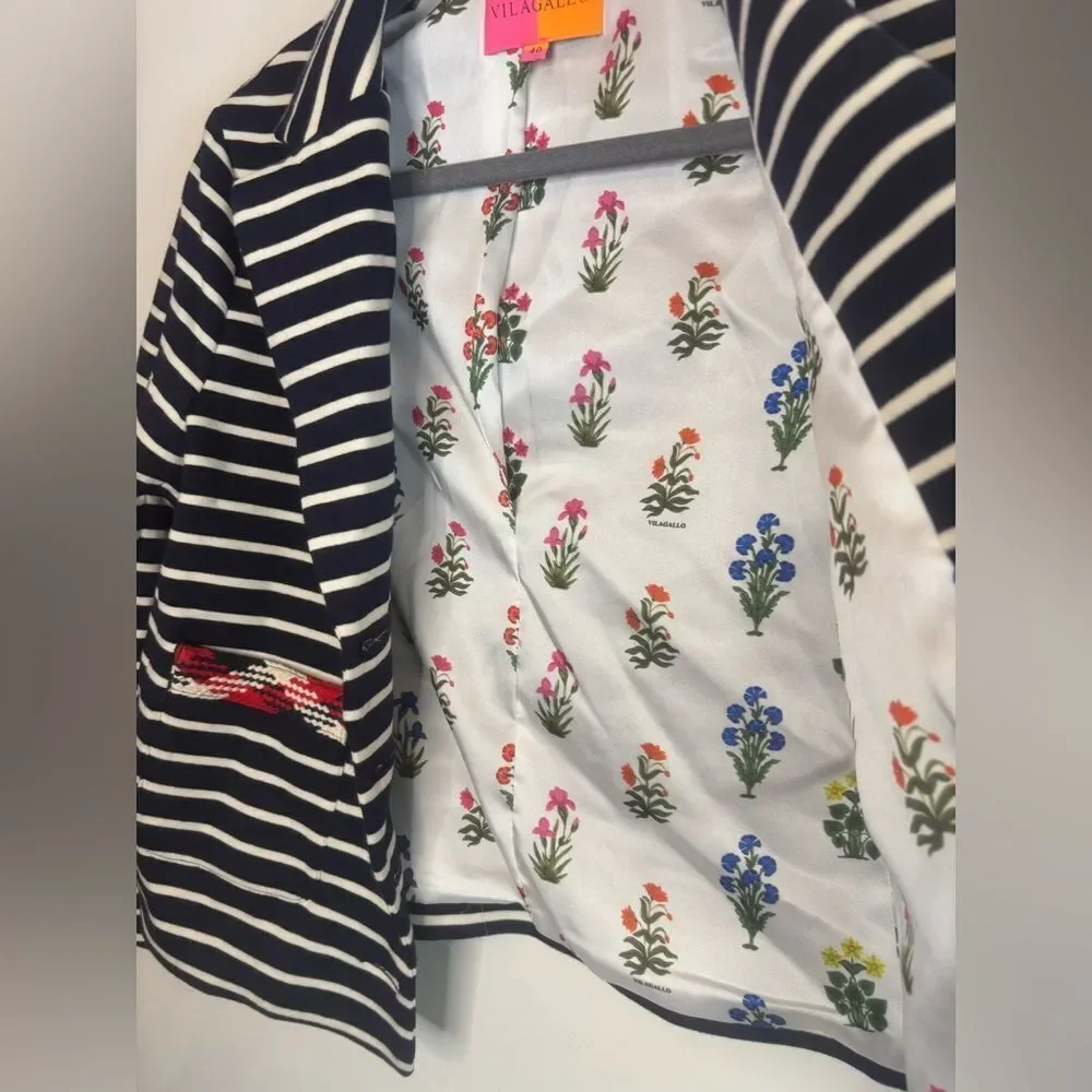 Vilagallo EUC navy blue/white striped cropped blazer with floral buttons Size 40
